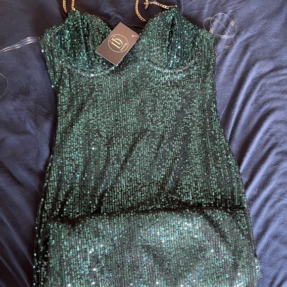 Dress - Picture 1 of 1